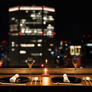最上階33階からの夜景と鉄板焼きをご堪能いただける特別空間チャージ1000円/名