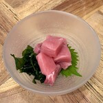 煮込みとお惣菜スタンド ウエトミ - まぐろブツ