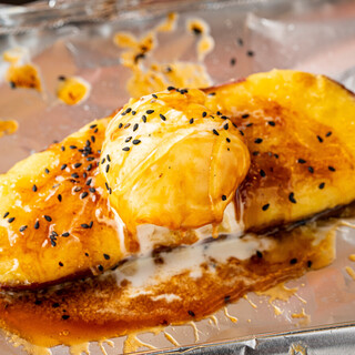 駄菓子を使ったオリジナルのアテや鉄板スウィートポテトを満喫♪