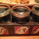 札幌銀鱗 - 我慢出来ずにお酒も…右からなまら超辛、国稀、男山