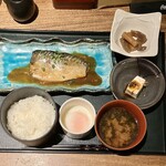 赤坂かこい - サバの味噌煮定食1,000円