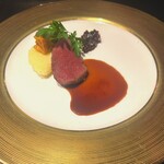 イタリアン チャイナバル村塾 - ★肉料理★
      国産牛フィレ肉のグリエ 2種類のソース
      赤ワインソース
      味噌ソース
      マッシュポテト、生麩、茄子