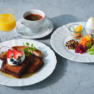 【Brasserie】朝8：00～モーニングが楽しめる空間