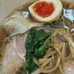 純手打ち だるま - 卵もメンマもほうれん草もチャーシューもマイウー