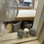 純手打ち だるま - 製麺所にだるまが置いてありました(๑•ᴗ•๑)