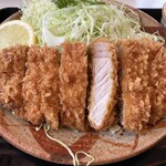 とんかつよしえ - メインのロースとんかつアップ