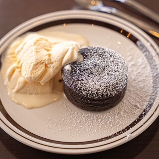 食後のデザートも堪能できる！特別な日のお祝いにも◎