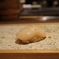 鮨トキドキ串 海老虎 - ホタテ