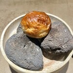 katecuore - 熱した溶岩の上で熱々のブリオッシュ　めっちゃうまい！