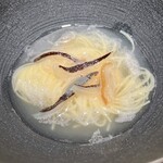 katecuore - 牛出汁炭酸で割ったスープ　佐賀塩　木耳　酢橘