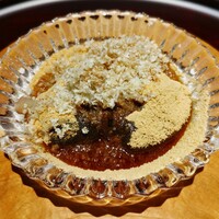 但 - .....八品目　わらび餅　栗粉がけ.....