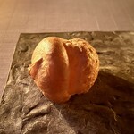 maison owl - ふんわりとしたシュー生地に爽やかなチーズ