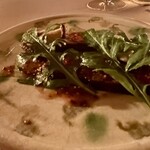 maison owl - 柔らかく焼かれた宇部牛がマスタードソース爽やか