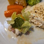 キッチン ブルー グローブ - サラダを乗せて