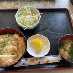 ドライブイン三陸 - かつ丼