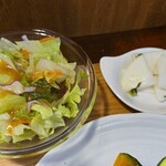 キッチン ブルー グローブ - サラダ、お新香のアップ