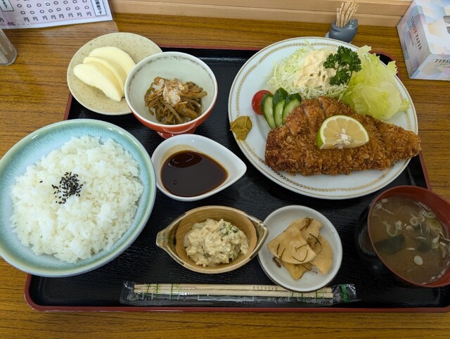 ごはん屋 口福食堂 五所川原｜地元の味わい食堂