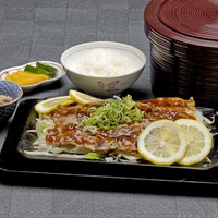 長崎・佐世保名物 鉄板レモンステーキ膳