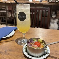 Seafood bar Ermitage 代々木店 - 九州果実のノンアルスカッシュ びわ・お通し
