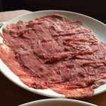 はなれ山 - すき焼き肉（牛）。すごく薄切り。脂がのってて美味い。