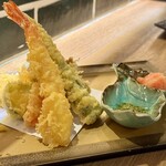 京出汁おでんと旬菜天ぷら 鳥居くぐり 池袋店 - 旬の天ぷら盛り合わせ