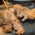 備長炭火焼ひかり鶏 - つくね、ひざ軟骨、手羽先焼