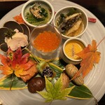 和食 了寛 - 前菜　小松菜のお浸し　銀杏麩の田楽　鮑の酒蒸し　いくら醤油漬け　菜彩鶏の酒蒸し　あおり鳥賊の薩摩揚げ　栗渋皮煮　他