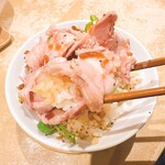 拉麺 ぶらい - ローストポーク丼(リフト)