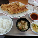 餃子定食中