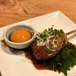 地酒と旬の味 ききや - ・地鶏つくね タレ 1本 380円/税込
            ・玉子 50円/税込