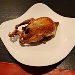 ベルエキップ - 丸々焼かれた状態のラカン産ピジョン（鳩）