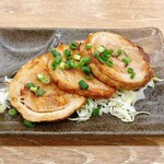 肉汁餃子のダンダダン - 炙りチャーシュー