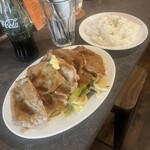 BAR＆GRILL WAKKU BAKKU - 生姜焼きうどんとご飯