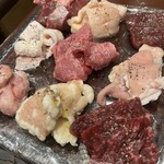 赤身とホルモン焼 のんき - ホルモン9種