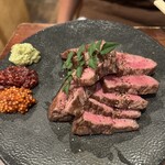 赤身とホルモン焼 のんき - 本日の肉の塊