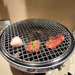牛刺しと焼肉 仔虎 - 