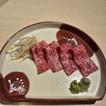 牛刺しと焼肉 仔虎 - 