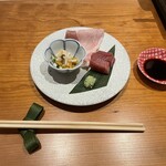 すき焼きと牛まぶし ももしき - 大和ポークのローストハム。お造りは本鮪