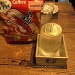 麹町いづみや しろ - カルビーかっぱえびせん ・栄光富士 日乃輪 純米大吟醸無ろ過生原酒