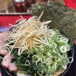 家系ラーメン たつ家 - 