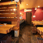ギョウザバー・りん屋 - 店内全体