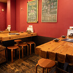 ギョウザバー・りん屋 - テーブル席