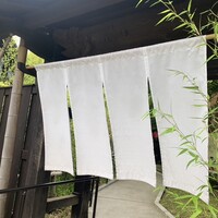久右衛門邸 - 駐車場からすぐにのれん