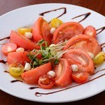 上野海物語 - トマトだらけのモッツァレラマリネサラダ