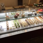 Patisserie Ravi,e relier - ショーケース（ケーキ）