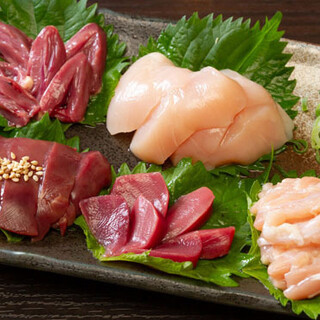 新鮮な淡路鶏が自慢！土日祝はランチ営業ありで気軽に使える♪