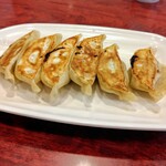 바미얀 카이힌 마쿠하리점 - 만두 307엔.