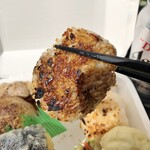 すみやきおむすび まる - まる弁当880円