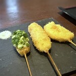 串揚げ いんぐ - ◆蓮根・・シャキシャキ食感。 ◆豚ロース・・定番の味わい。 ◆白身魚の葱タルタルのせ・・タルタルの味わいかよく好み。