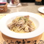 ジャファンス - パスタランチ：備中若鶏とキノコの白ワインソーススパ '14 4月下旬